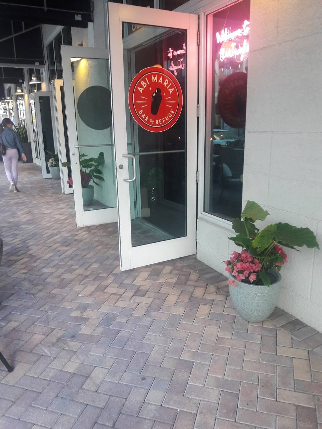 Abi Maria Bar & Refuge | restaurant | 8860 SW 72nd Pl, Miami, FL 33156, USA | 7868384822 OR +1 786-838-4822