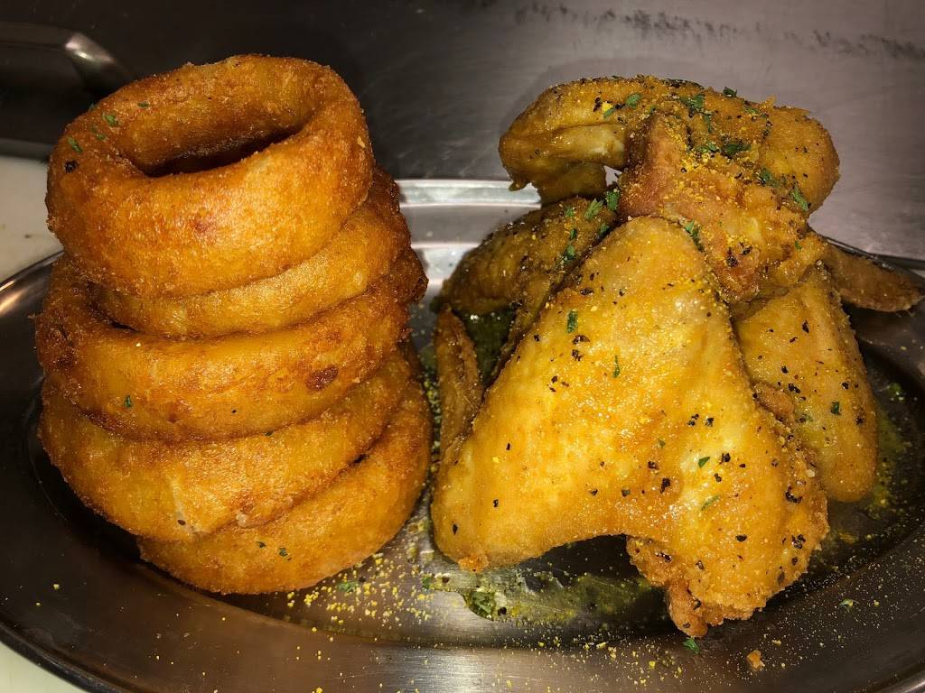 The Upgrade Food and Spirits | restaurant | 2640 W Laskey Rd, Toledo, OH 43613, USA | 4194743971 OR +1 419-474-3971