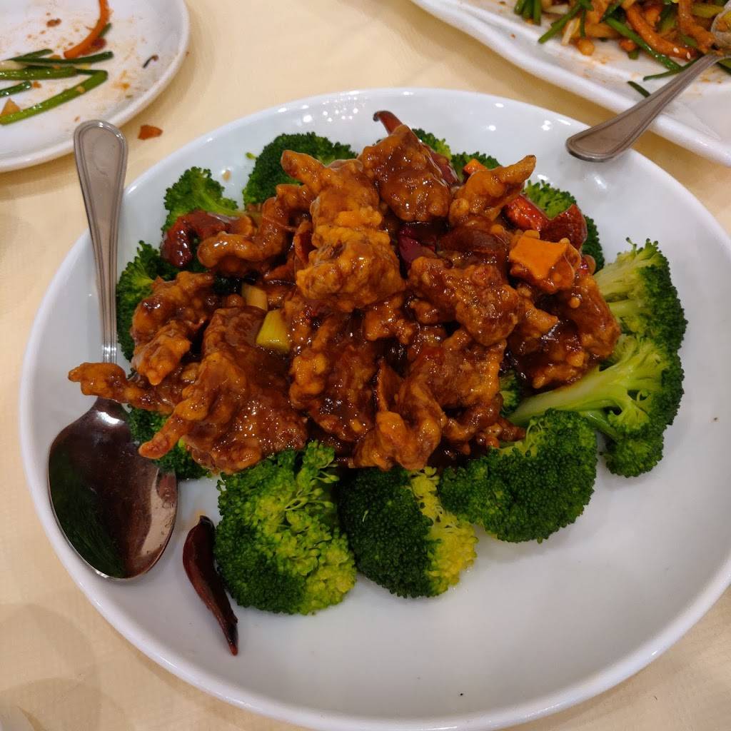 Golden Palace | restaurant | 4120 Delong St, Flushing, NY 11355, USA | 7188869588 OR +1 718-886-9588