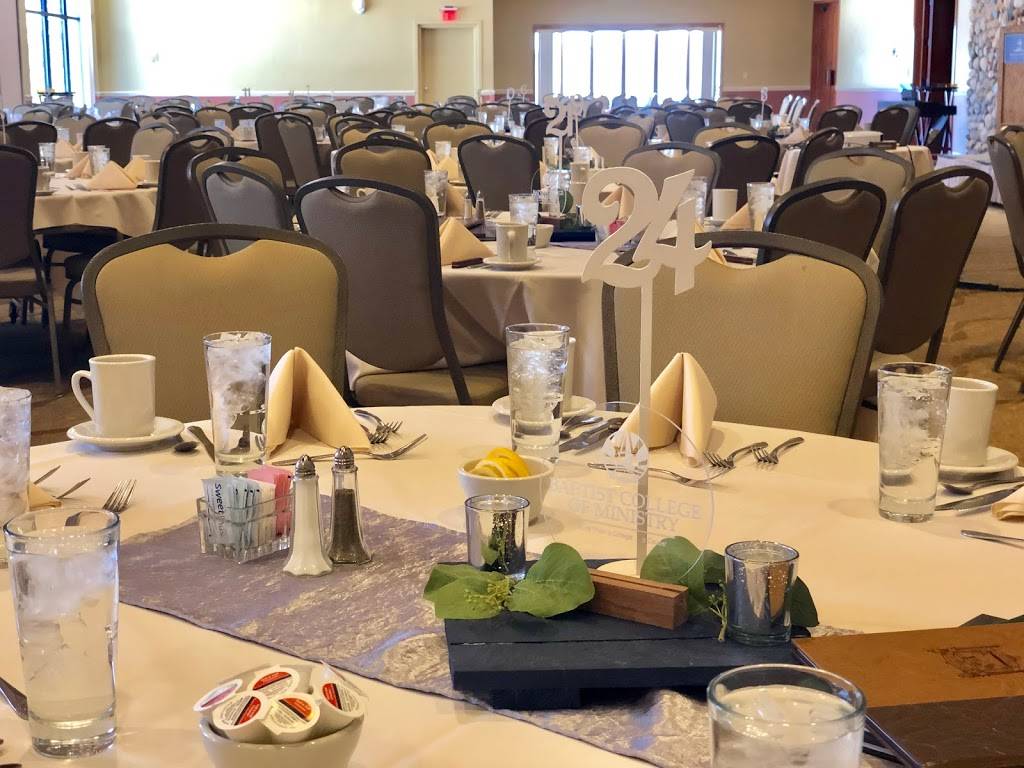 Silver Spring Golf & Banquet Center | restaurant | N56W21318 Silver Spring Dr, Menomonee Falls, WI 53051, USA | 2622524666 OR +1 262-252-4666
