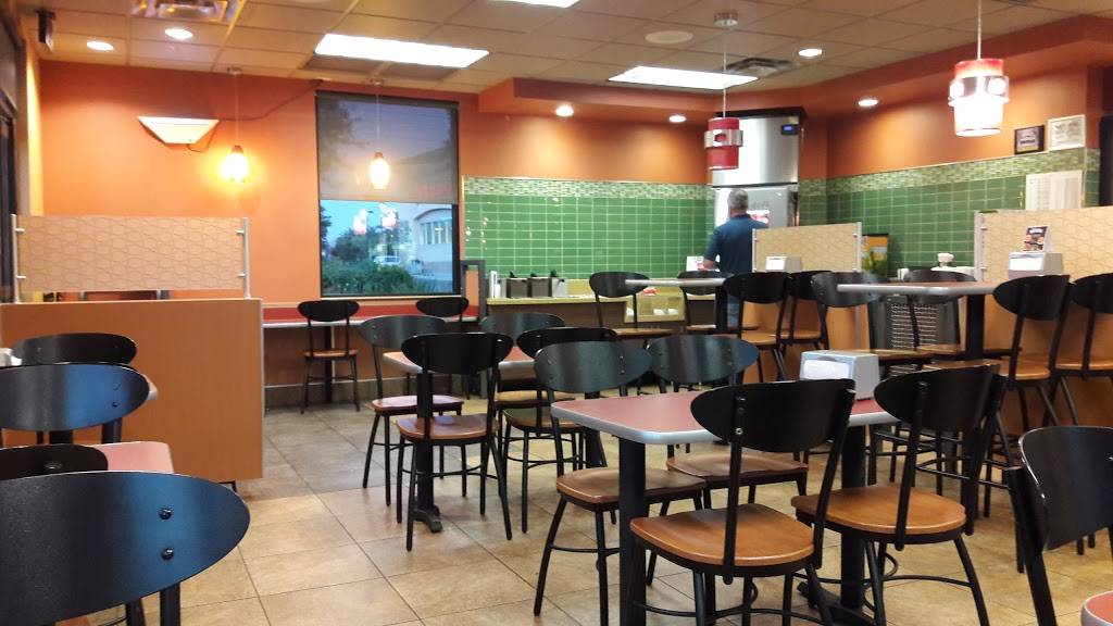 Jack in the Box | restaurant | 14236 Schleisman Rd, Eastvale, CA 92880, USA | 9517352279 OR +1 951-735-2279