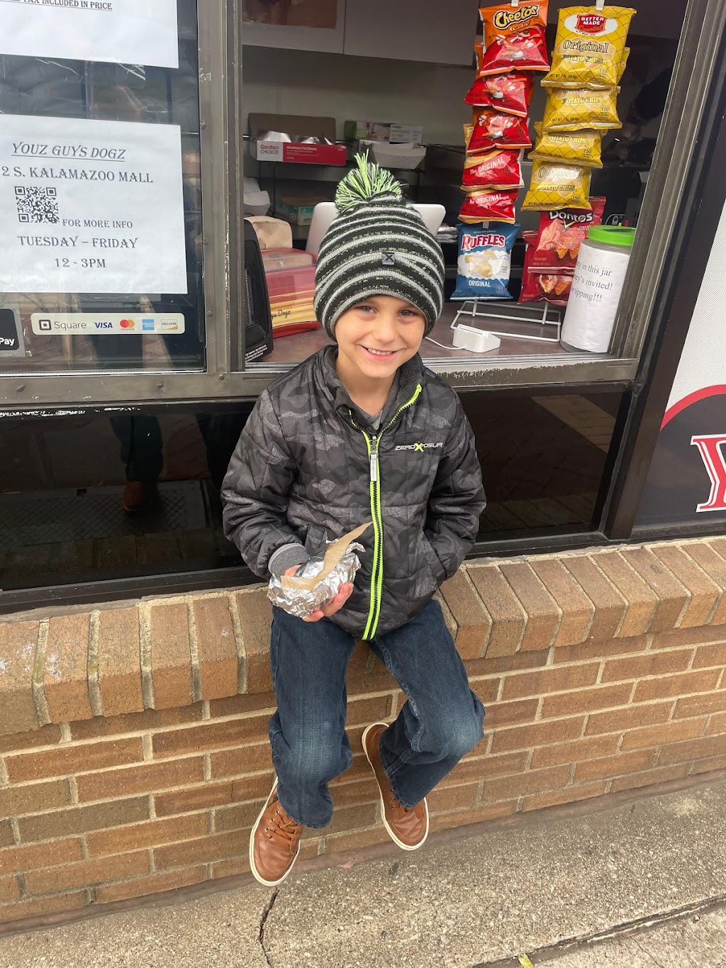 Youz Guys Dogz | restaurant | 312 S Kalamazoo Mall, Kalamazoo, MI 49007, USA | 2693529159 OR +1 269-352-9159