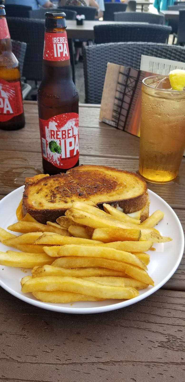 Funky Pelican | restaurant | 215 Florida A1A, Flagler Beach, FL 32136, USA | 3864390011 OR +1 386-439-0011