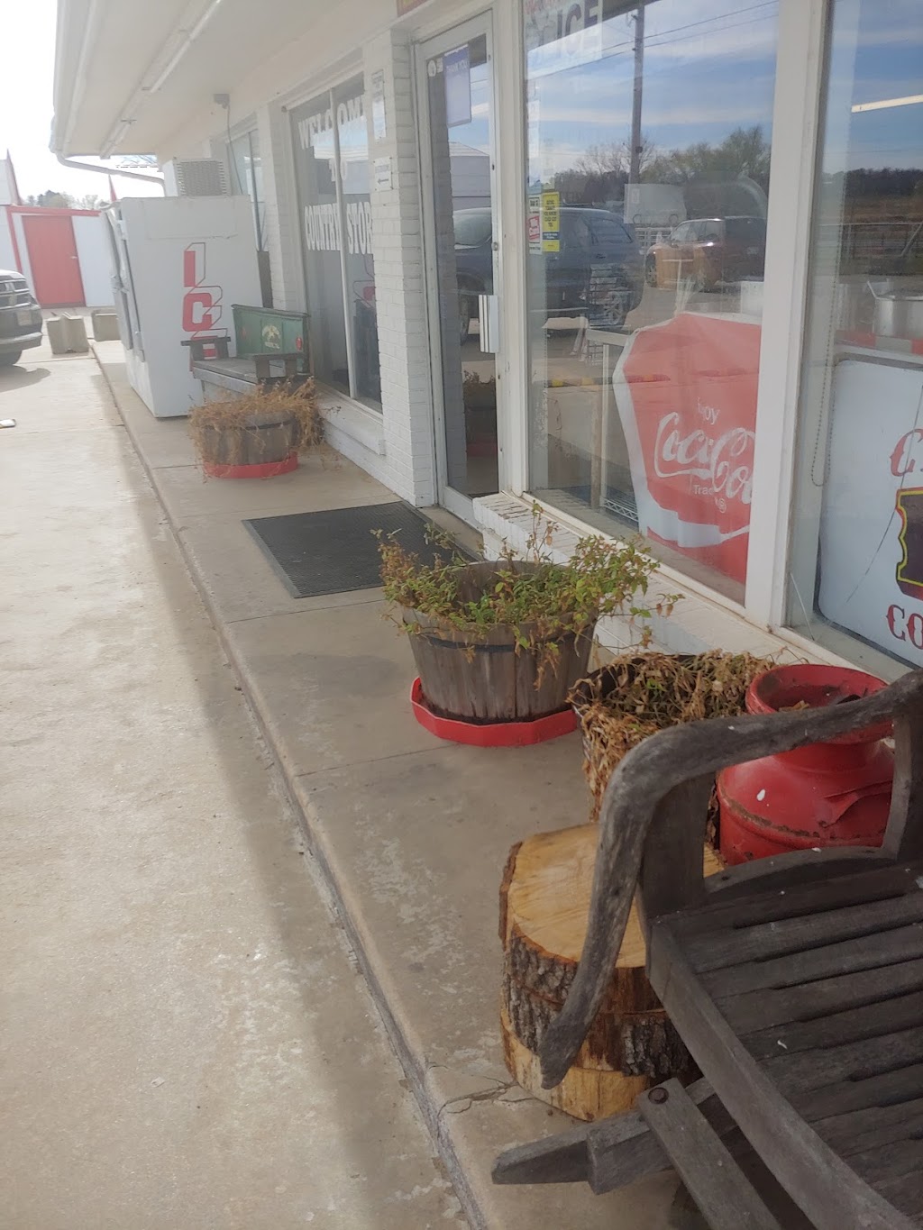 Campbell’s Country Store | restaurant | I-40, Checotah, OK 74426, USA | 9184736970 OR +1 918-473-6970