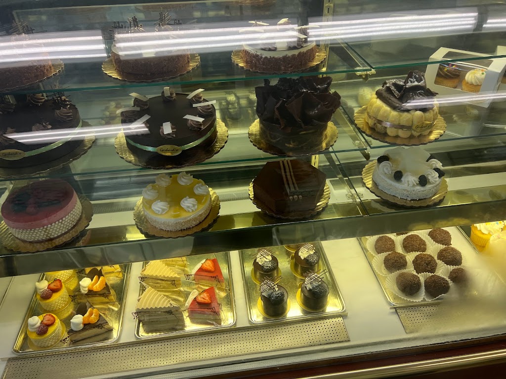 Gerhards Elegant European Desserts | cafe | 720 N Western Ave #1820, Lake Forest, IL 60045, USA | 8472340023 OR +1 847-234-0023