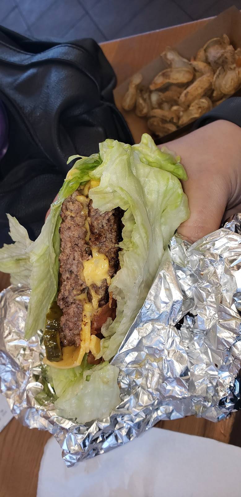 Five Guys | meal takeaway | 3640B Lake Tahoe Blvd, South Lake Tahoe, CA 96150, USA | 5304949031 OR +1 530-494-9031