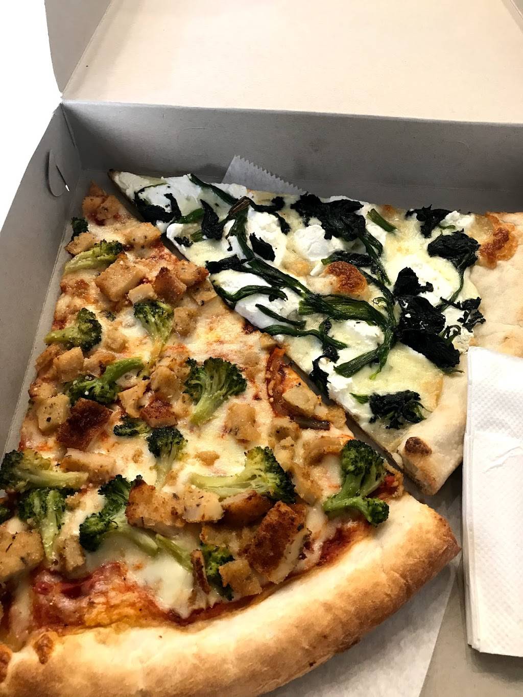 Joes Pizza | restaurant | 714 E 187th St, The Bronx, NY 10458, USA | 7185843911 OR +1 718-584-3911