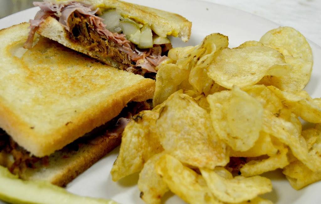 Maxis Restaurant | restaurant | 47 N Main St, Waterbury, VT 05676, USA | 8022440910 OR +1 802-244-0910