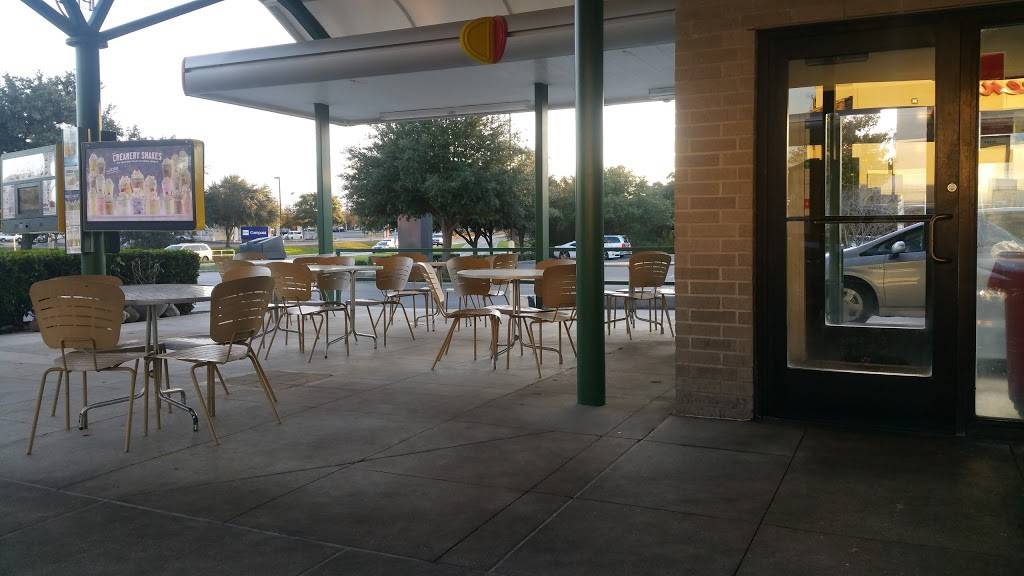 Sonic Drive-In | restaurant | 14635 Huebner Rd, San Antonio, TX 78230, USA | 2104798327 OR +1 210-479-8327