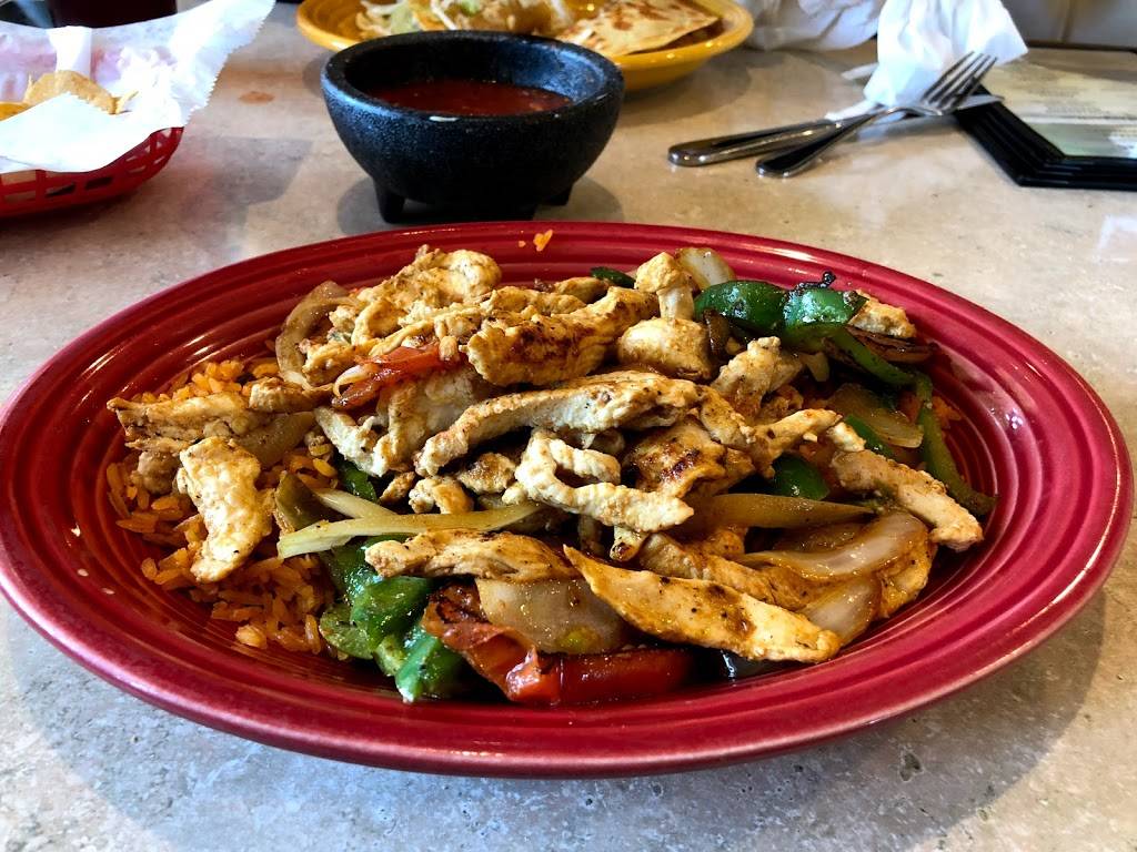 La Parrilla Mexican Grill | restaurant | 2100 Power Plant Pkwy, Hampton, VA 23666, USA | 7578250007 OR +1 757-825-0007