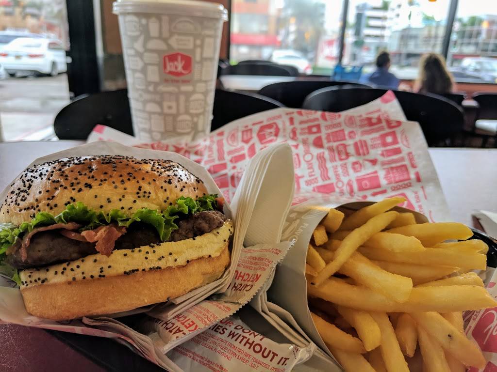 Jack in the Box | restaurant | 601 N Main St, Santa Ana, CA 92701, USA | 7148364368 OR +1 714-836-4368