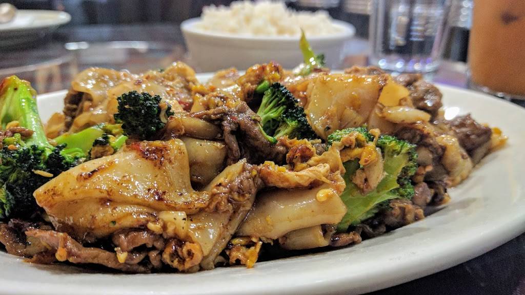 Amazing Thai Cuisine | restaurant | 5210 Roosevelt Way NE, Seattle, WA 98105, USA | 2065280102 OR +1 206-528-0102