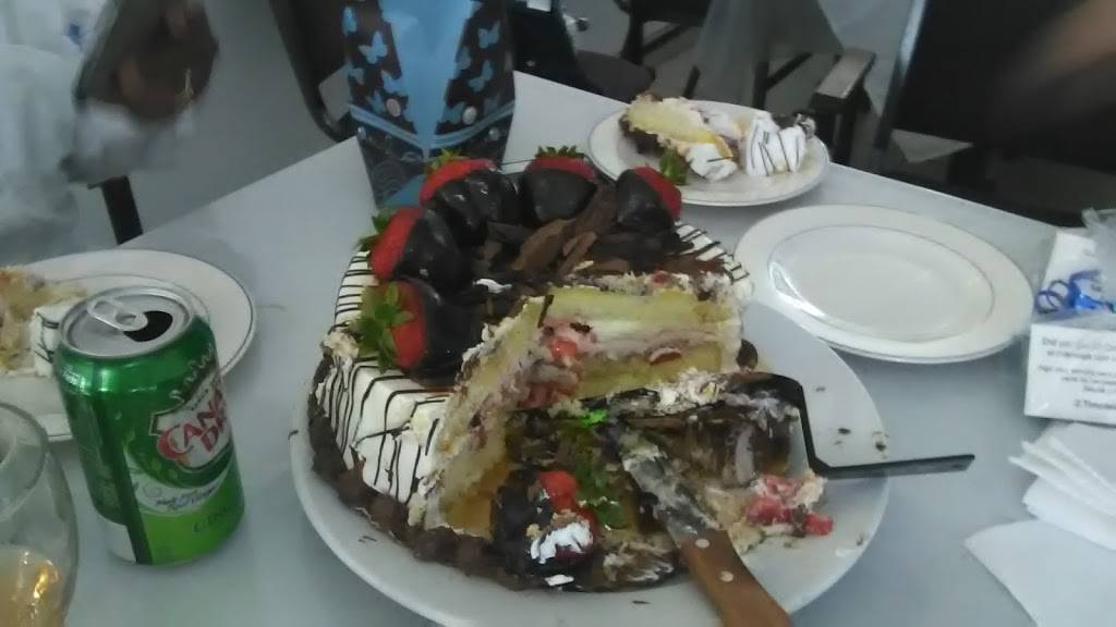 Yummy Eatery | restaurant | 385 Lowell St, Lawrence, MA 01841, USA | 9786889869 OR +1 978-688-9869