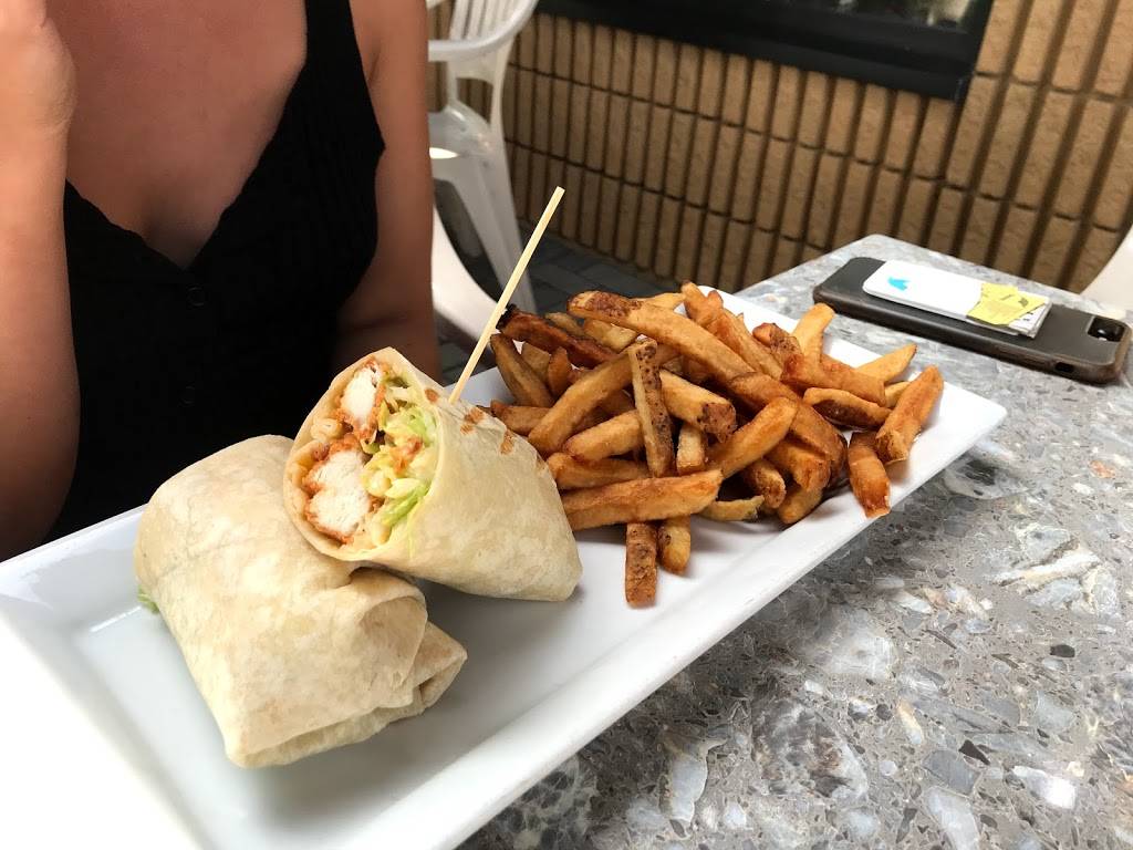 CJs Tap and Grill | restaurant | 9, 1 Strathy Rd, Cobourg, ON K9A 5J6, Canada | 9053729784 OR +1 905-372-9784