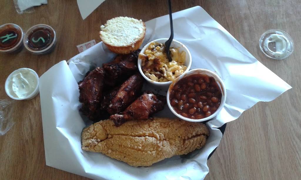 Bo Doogies BBQ | restaurant | 531 N Grandstaff Dr, Auburn, IN 46706, USA | 2603333071 OR +1 260-333-3071