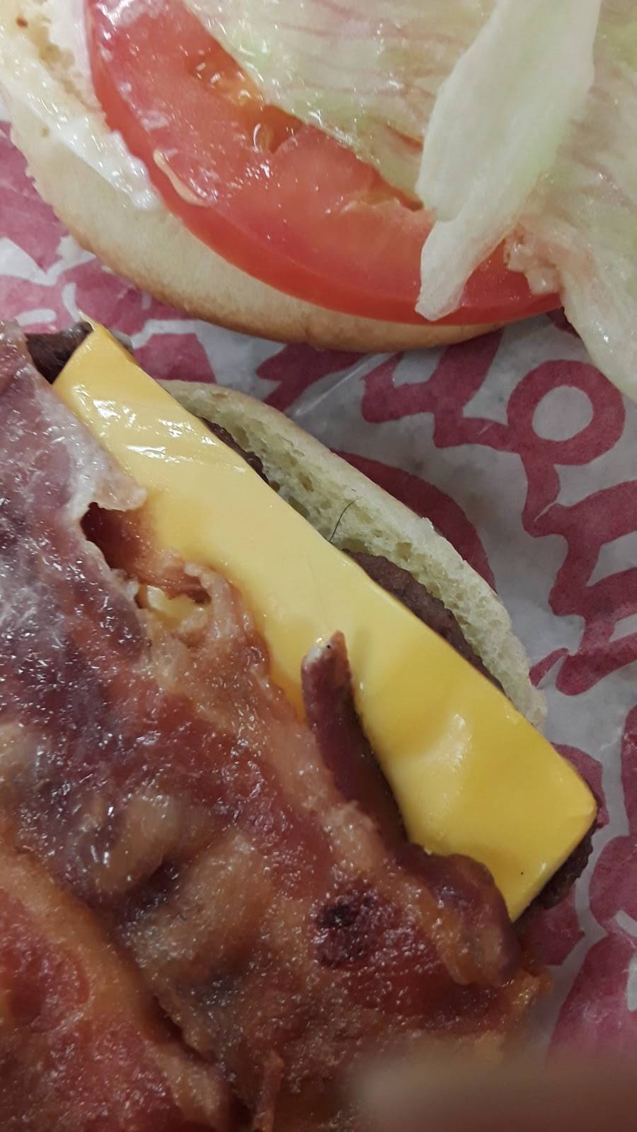 Wendys | restaurant | 2045 Village Dr, Leeds, AL 35094, USA | 2056403533 OR +1 205-640-3533