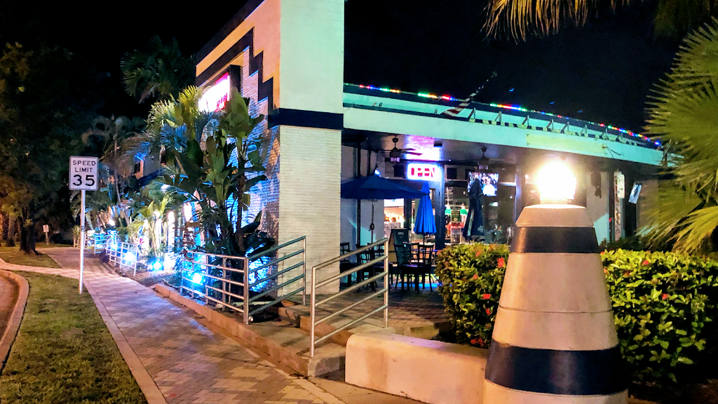 St. Pats Irish Pub | restaurant | 1600 E Hillsboro Blvd, Deerfield Beach, FL 33441, USA | 9544284539 OR +1 954-428-4539