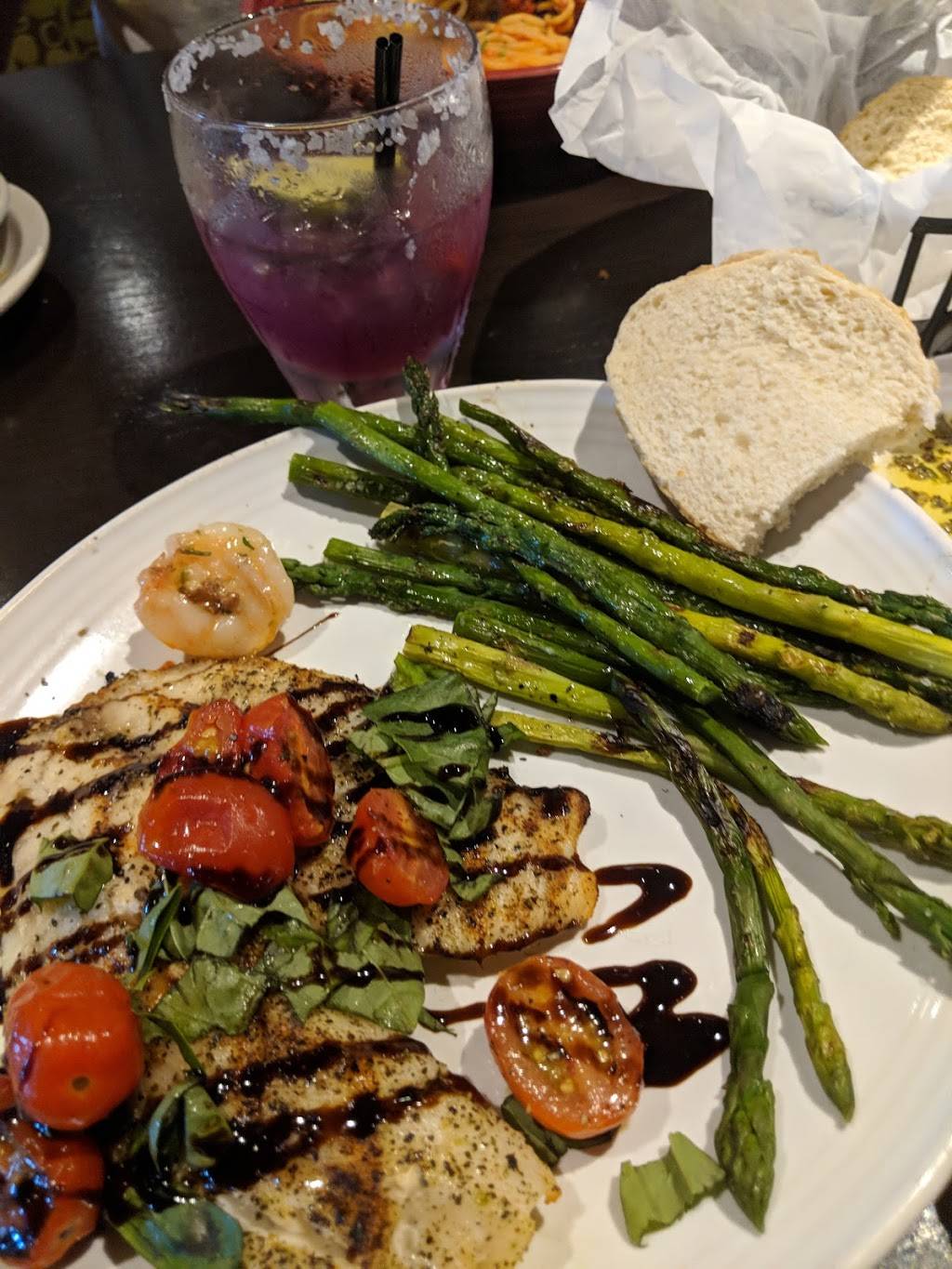 Carrabbas Italian Grill | restaurant | 100 N Pointe Blvd, Lancaster, PA 17601, USA | 7175606756 OR +1 717-560-6756