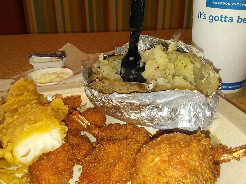 Captain Ds | restaurant | 10640 Chantilly Pkwy, Montgomery, AL 36117, USA | 3342399684 OR +1 334-239-9684