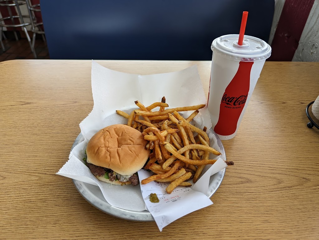 Mama Burger | restaurant | 991 N Fort Valley Rd, Flagstaff, AZ 86001, USA | 9282260616 OR +1 928-226-0616