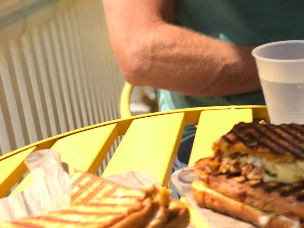 Bites Wine & Grilled Cheese Bar | restaurant | 105 S King St, Leesburg, VA 20175, USA | 5719184643 OR +1 571-918-4643