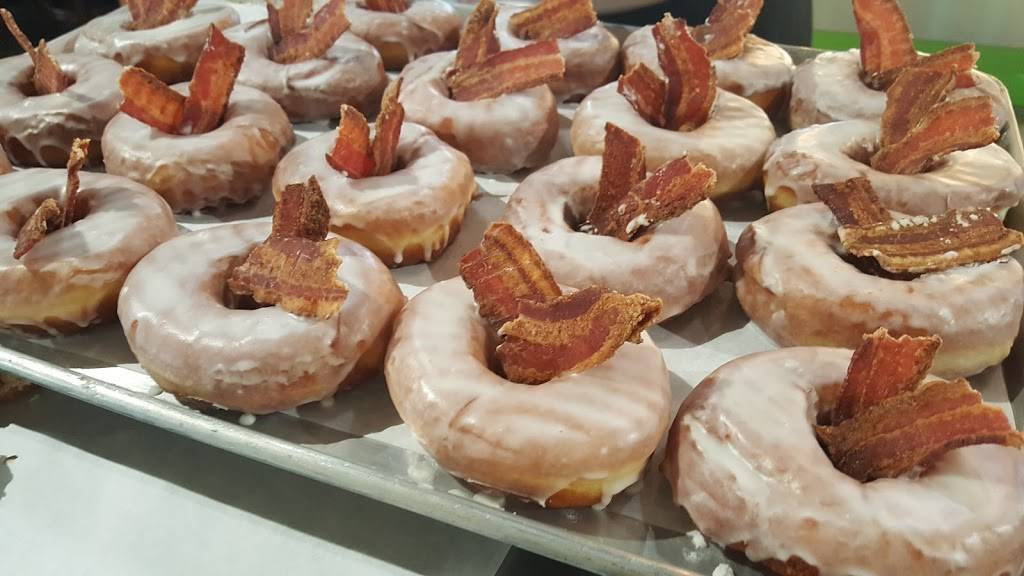 Glazed & Confuzed Donuts | bakery | 2501 Dallas St, Aurora, CO 80010, USA | 3035249637 OR +1 303-524-9637