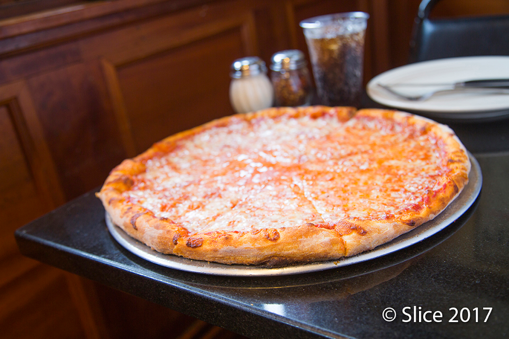 Sals Pizza | restaurant | 205 L St, Boston, MA 02127, USA | 6172685800 OR +1 617-268-5800