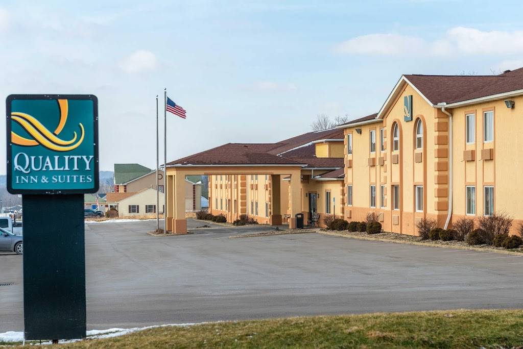 Quality Inn & Suites | restaurant | 4949 Park Ave W, Seville, OH 44273, USA | 3307694949 OR +1 330-769-4949