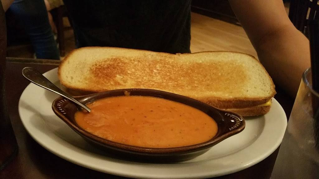 Mrs P & Me | restaurant | 100 E Prospect Ave, Mt Prospect, IL 60056, USA | 8472599724 OR +1 847-259-9724