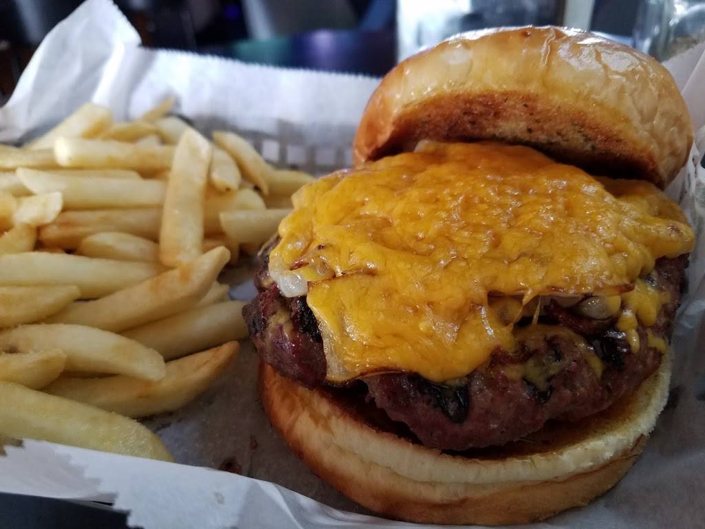 Fat Daddyz | restaurant | 5437 S Center Ave, Summit, IL 60501, USA | 7085630807 OR +1 708-563-0807