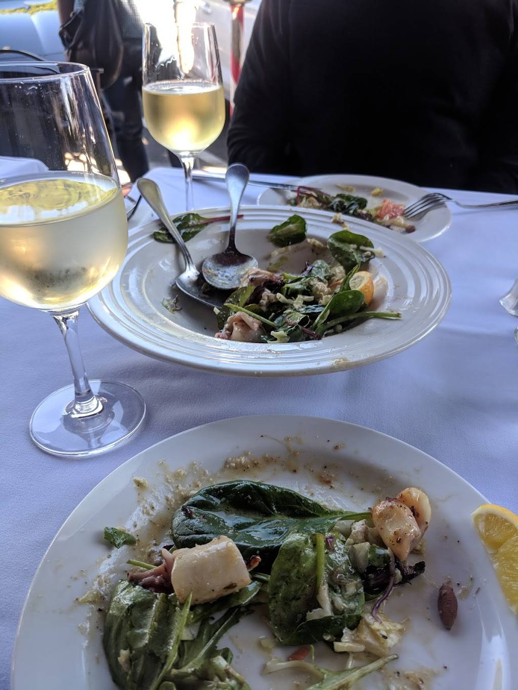 Le Petit Greek | restaurant | 127 N Larchmont Blvd, Los Angeles, CA 90004, USA | 3234645160 OR +1 323-464-5160