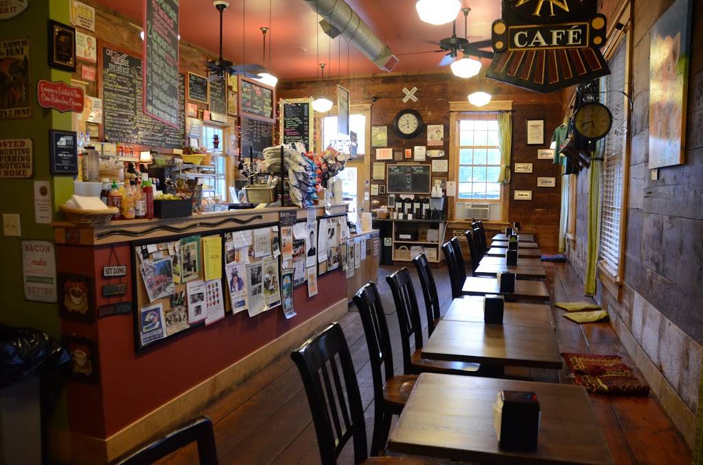 Off the Rail | restaurant | 44 Gottfried St, Elkhart Lake, WI 53020, USA | 9208764194 OR +1 920-876-4194