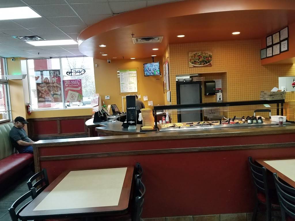 Cicis Pizza | restaurant | 4800 Columbia Ave #300, Dallas, TX 75226, USA | 2143703404 OR +1 214-370-3404