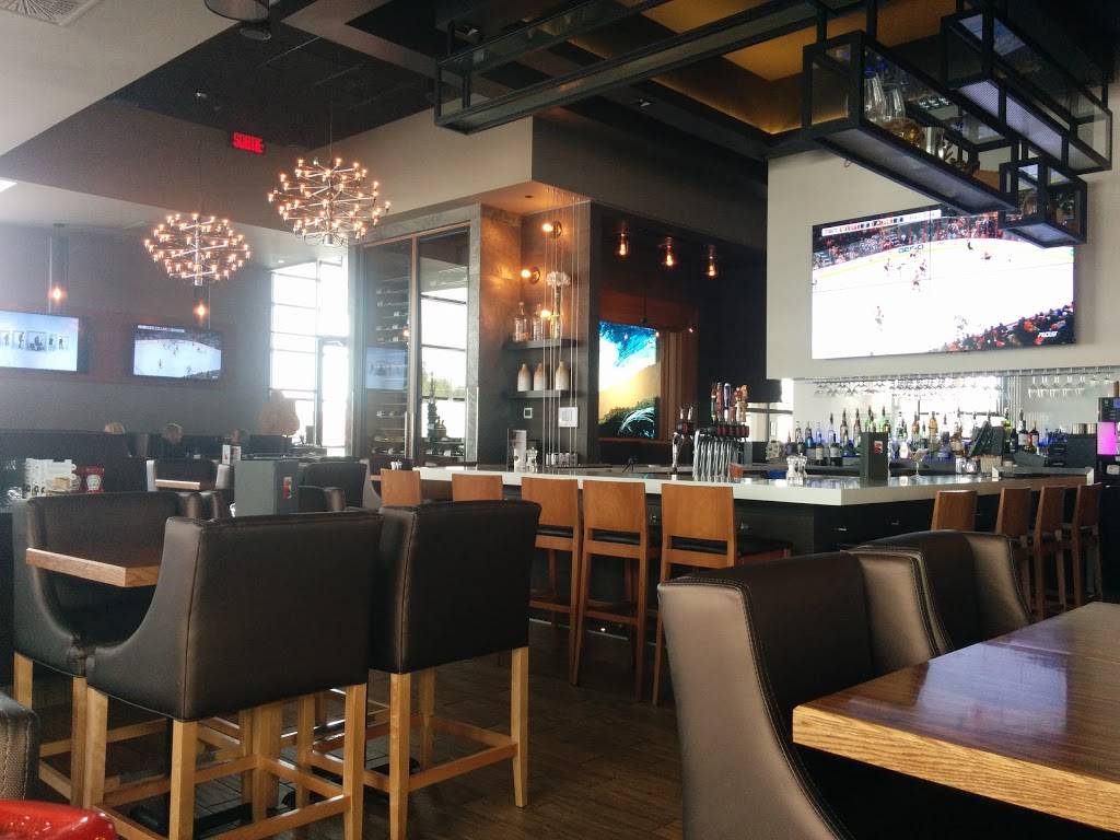 Rôtisserie St-Hubert | restaurant | 2000 Rue de lInterlude, Québec, QC G3K 0R6, Canada | 4186941234 OR +1 418-694-1234