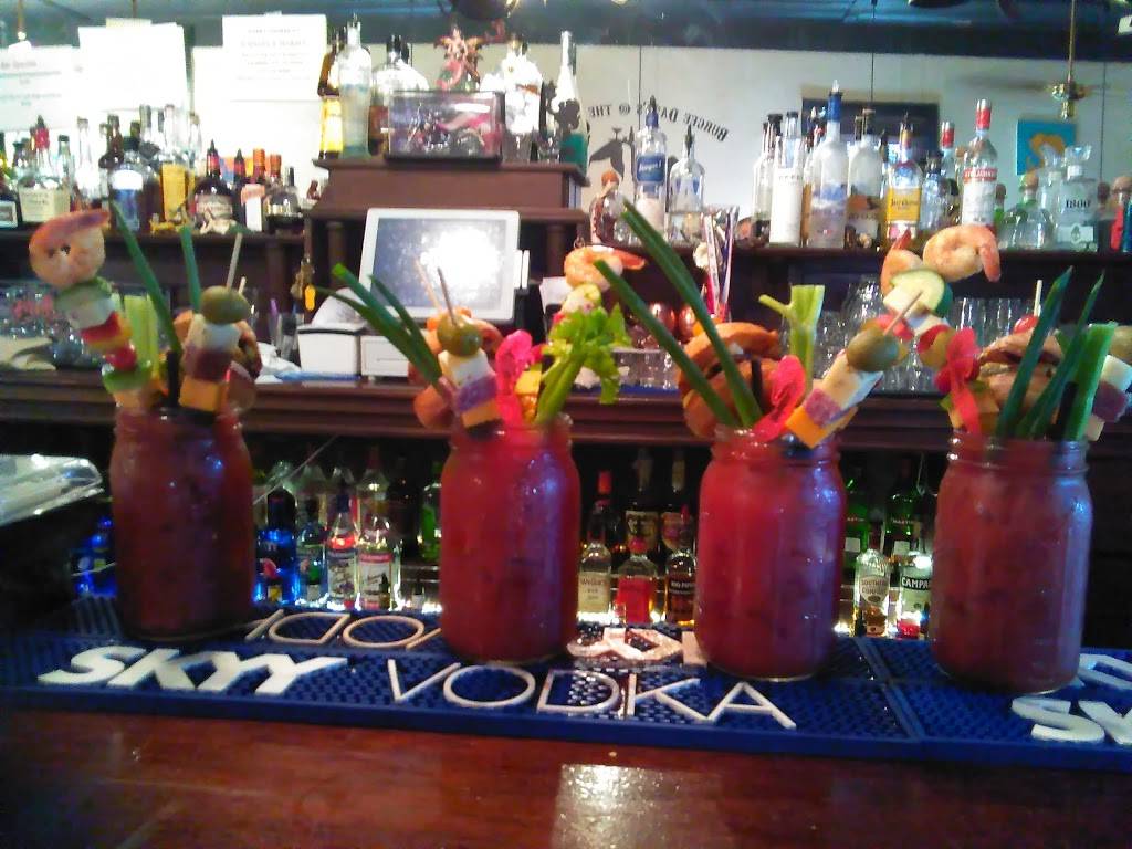 Burgee Daves At The Mayo | restaurant | 15315 Cleveland Ave, Camptonville, CA 95922, USA | 5302883301 OR +1 530-288-3301