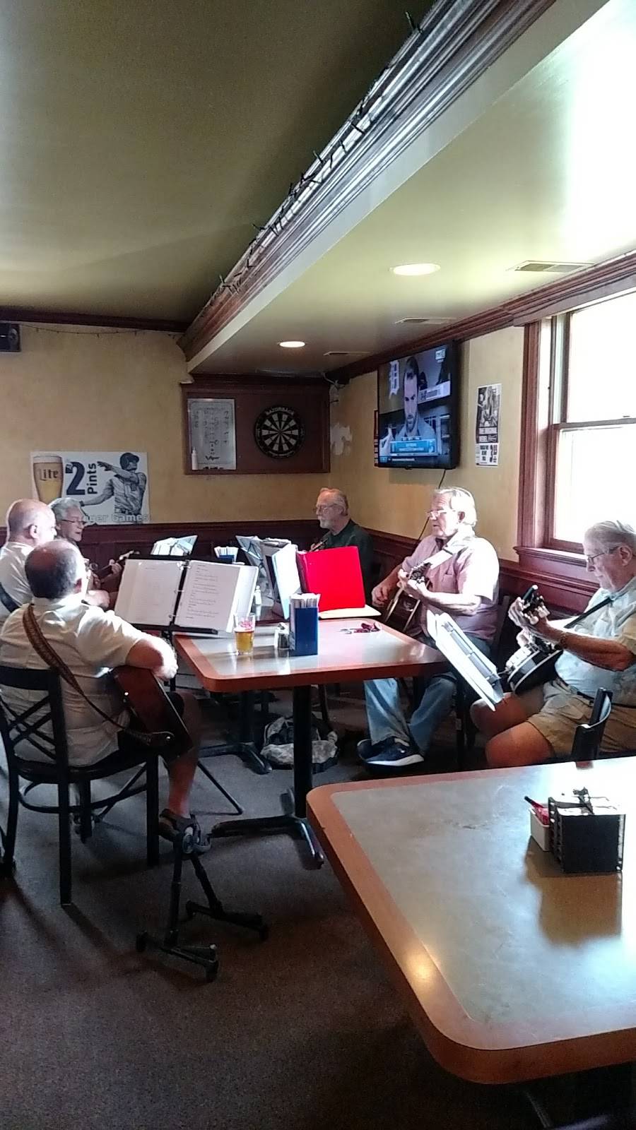 Louies Food & Spirit | restaurant | 600 Lakeville Rd, Lakeville, MI 48366, USA | 2486282440 OR +1 248-628-2440