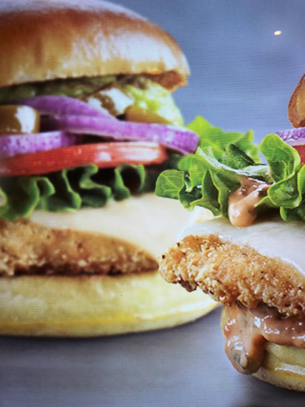 McDonalds | cafe | 4748 Ontario St, Beamsville, ON L0R 1B3, Canada | 9055633331 OR +1 905-563-3331