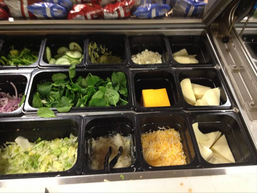 Subway Restaurants | restaurant | 159-49 Cross Bay Blvd, Howard Beach, NY 11414, USA | 3472334391 OR +1 347-233-4391