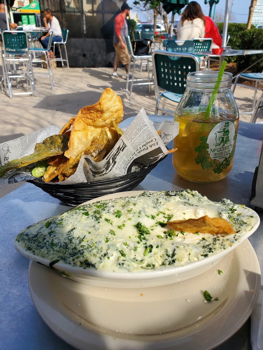 Vinny McGuires | restaurant | 29 Harbor Blvd, Destin, FL 32541, USA | 8506500116 OR +1 850-650-0116