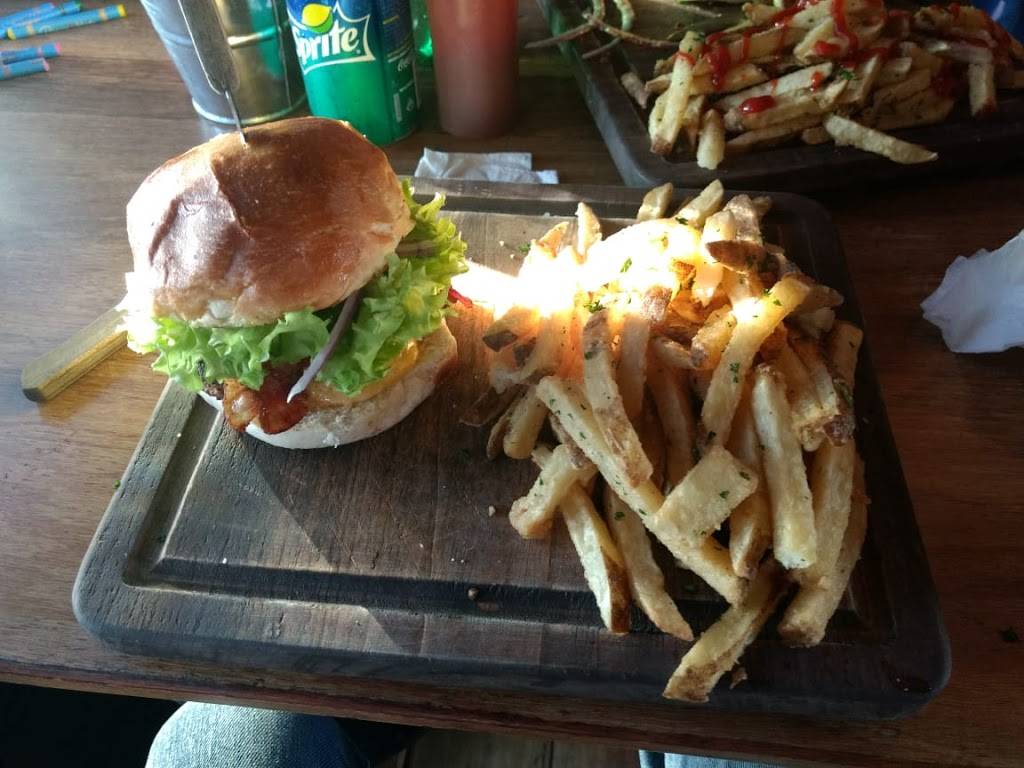 Jurassic Burger y Grill | restaurant | Carretera El Tigre Km13.5, San Marcos, 21188 Ensenada, B.C., Mexico | 016643105211 OR +52 664 310 5211