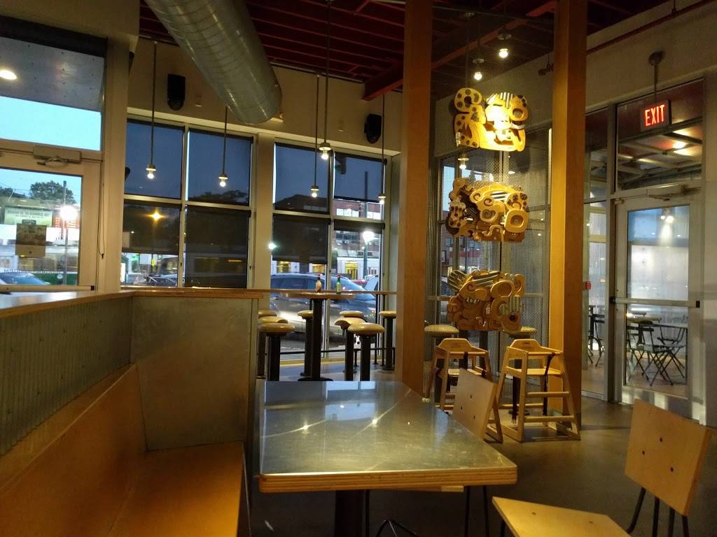 Chipotle Mexican Grill | restaurant | 1924 Beacon St, Brighton, MA 02135, USA | 6172320788 OR +1 617-232-0788