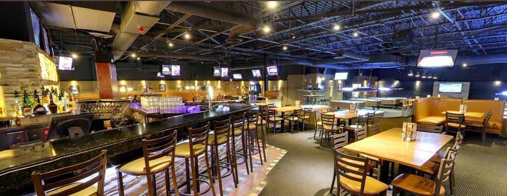 Tailgators | restaurant | 1642 Merivale Rd, Nepean, ON K2G 4A1, Canada | 6132240249 OR +1 613-224-0249