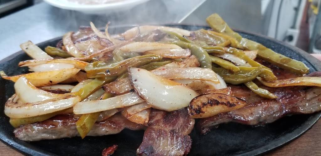 La Flama Mexican Restaurant | restaurant | 111 SE 2nd St, Snow Hill, NC 28580, USA | 2527474333 OR +1 252-747-4333