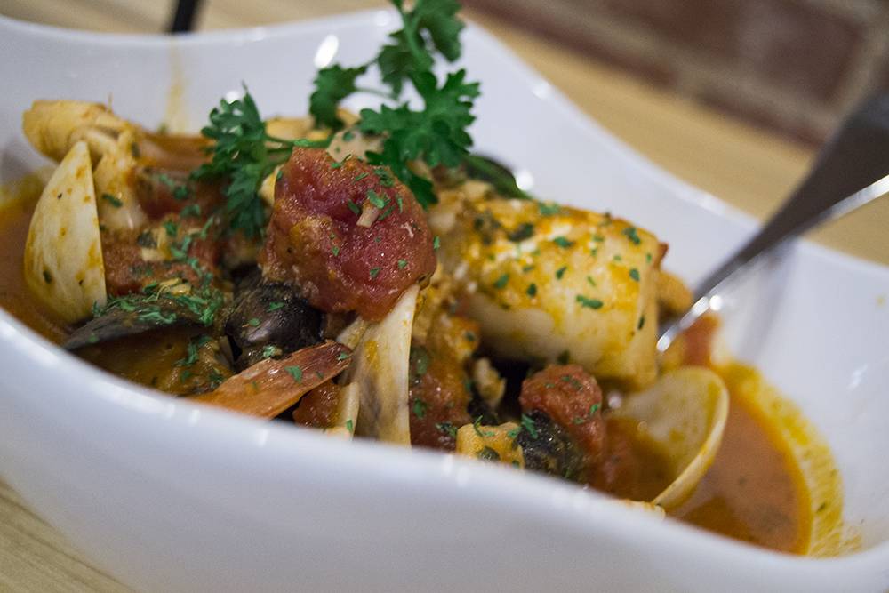 Molto Bene Italian Eatery | restaurant | 18401 Detroit Ave, Lakewood, OH 44107, USA | 2162737333 OR +1 216-273-7333