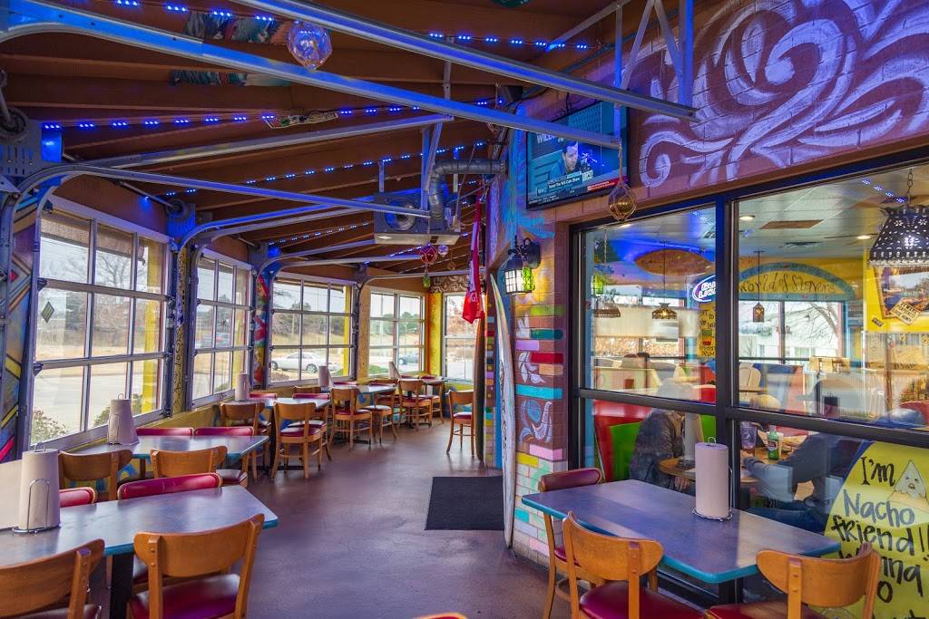 Shark Beach Grill | restaurant | 1941 S Yale Ave, Tulsa, OK 74112, USA | 5396644103 OR +1 539-664-4103