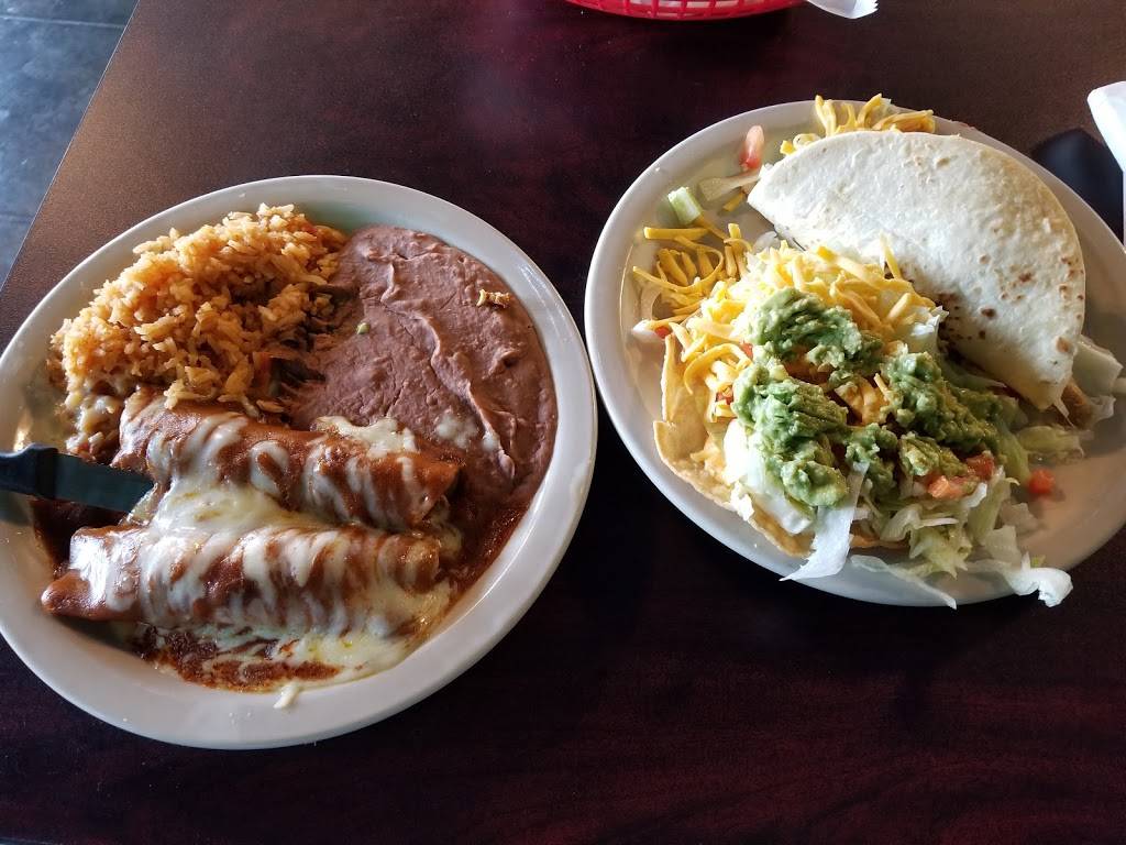 Leahs Mexican Restaurant | restaurant | 8022 Kitty Hawk Rd, Converse, TX 78109, USA | 2102760440 OR +1 210-276-0440