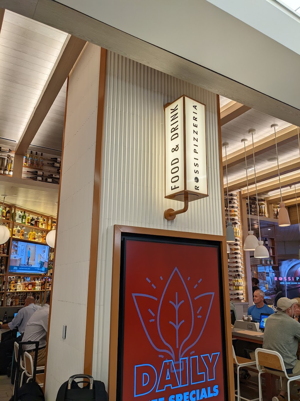 Rossi | restaurant | Terminal C, Queens, NY 11371, USA | 6466890544 OR +1 646-689-0544