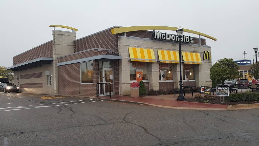 McDonalds | cafe | 30528 Lyon Center Dr E, New Hudson, MI 48165, USA | 2484468169 OR +1 248-446-8169