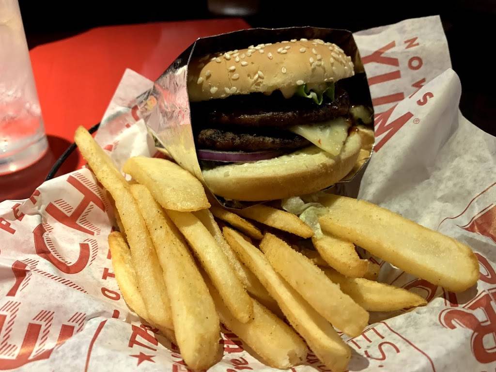 Red Robin Gourmet Burgers and Brews | restaurant | 11675 S 73rd St, Papillion, NE 68046, USA | 4023311349 OR +1 402-331-1349