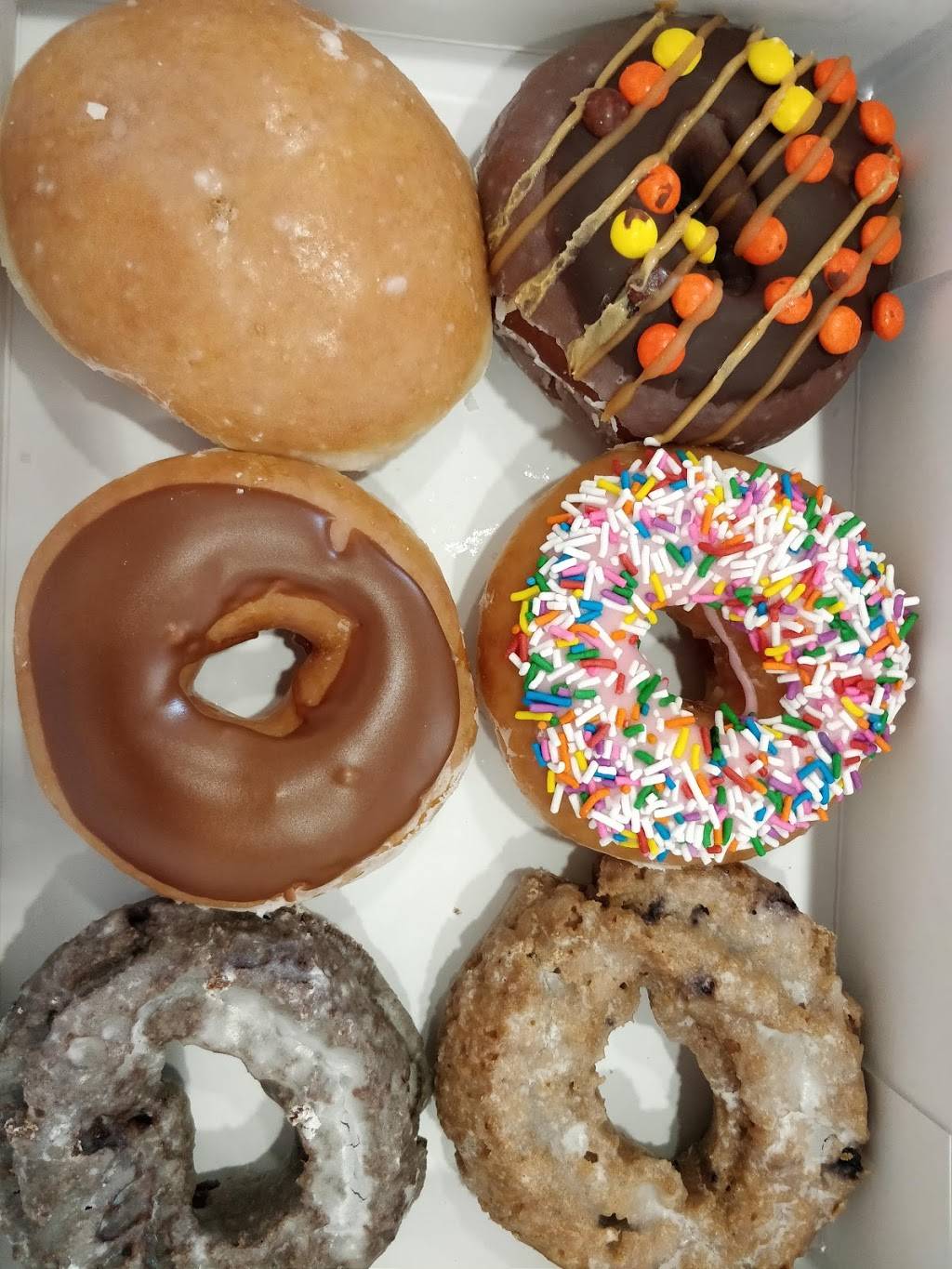 Krispy Kreme | bakery | 549 N Person St, Raleigh, NC 27604, USA | 9198333682 OR +1 919-833-3682